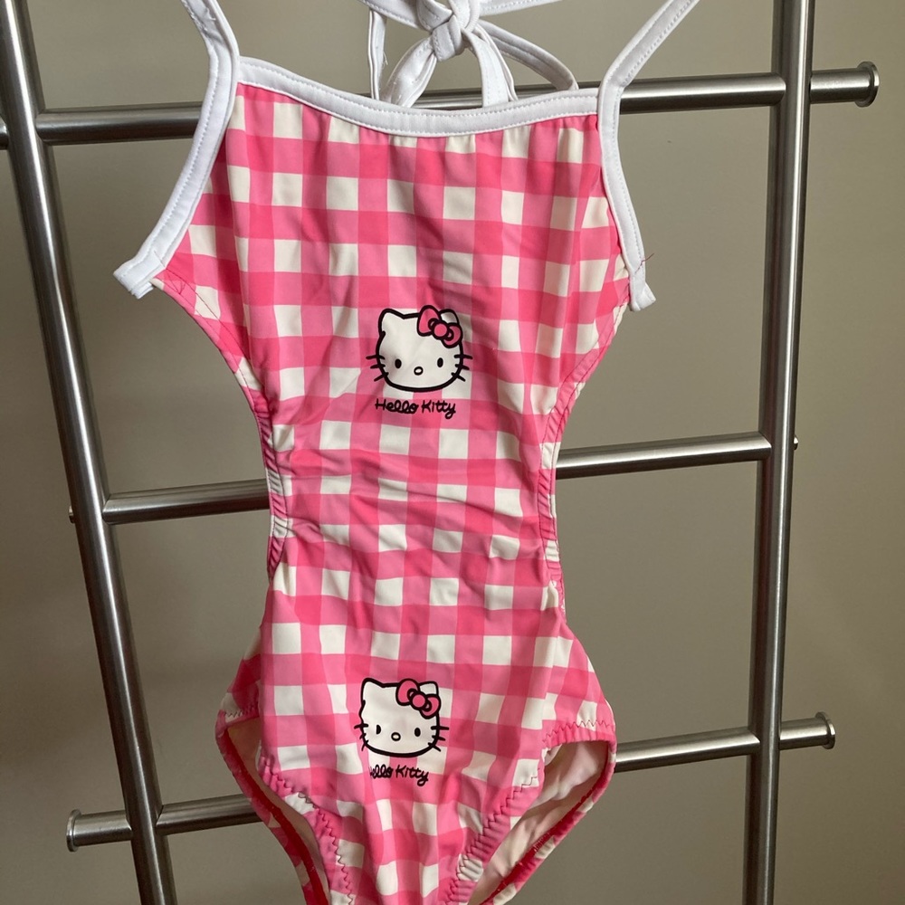 3/$25✨Girl swimsuit Hello Kitty